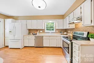 11833 Post Ridge Ct, Charlotte, NC 28226 - Photo 10