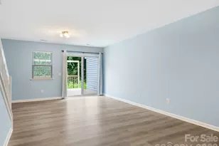 3259 Blythe Ridge Ct, Charlotte, NC 28213 - Photo 2
