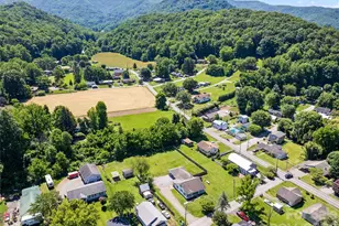 40 Avery St, Waynesville, NC 28786 - Photo 8