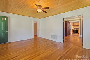 40 Avery St, Waynesville, NC 28786 - Photo 18