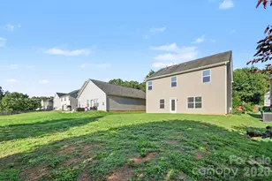 4615 Potters Glen Rd, Charlotte, NC 28269 - Photo 4