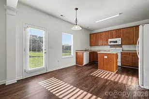 4615 Potters Glen Rd, Charlotte, NC 28269 - Photo 8