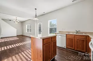 4615 Potters Glen Rd, Charlotte, NC 28269 - Photo 10