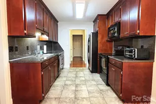 1700 Sassafras Ln, Newton, NC 28658 - Photo 8