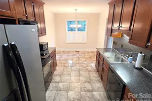 1700 Sassafras Ln, Newton, NC 28658 - Photo 4