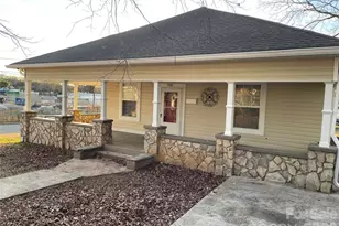 722 Live Oak St, Shelby, NC 28150 - Photo 1