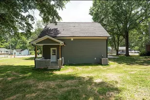 209 E Dixon St, Lincolnton, NC 28092 - Photo 16