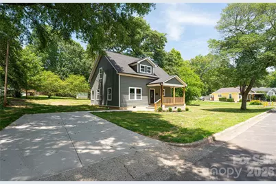 209 East Dixon Street, Lincolnton, NC 28092 - Photo 2
