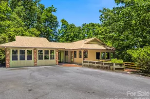 1430 Valmont Dr, Hendersonville, NC 28791 - Photo 2