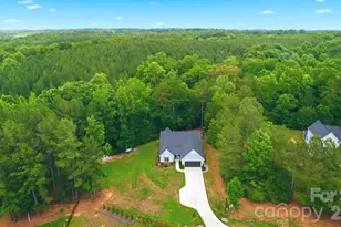 178 Powder Spg Dr, Statesville, NC 28677 - Photo 2