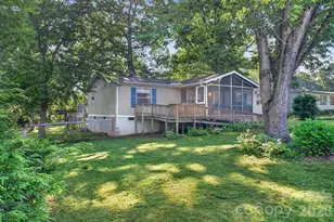 403 Doliver Dr, Horse Shoe, NC 28742 - Photo 2
