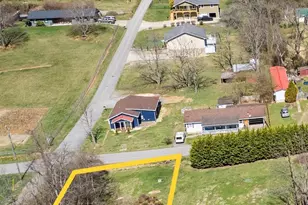 323 Mingus St, Canton, NC 28716 - Photo 6