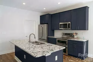 323 Mingus St, Canton, NC 28716 - Photo 2