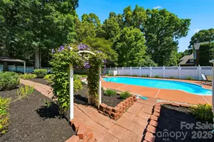 1948 Twin Ponds Dr, Hickory, NC 28602 - Photo 36