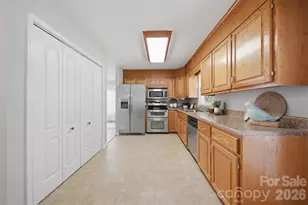 1948 Twin Ponds Dr, Hickory, NC 28602 - Photo 12