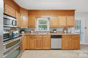 1948 Twin Ponds Dr, Hickory, NC 28602 - Photo 14