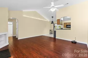 1303 Long Grass Ct, Charlotte, NC 28216 - Photo 4