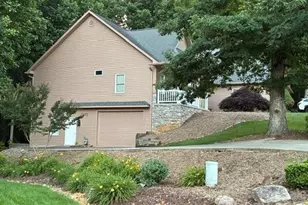 3121 Cove Loop Rd, Hendersonville, NC 28739 - Photo 2