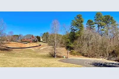 111 Cotswold Court, Statesville, NC 28677 - Photo 2