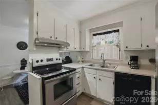 7626 Winterset Dr, Charlotte, NC 28270 - Photo 14