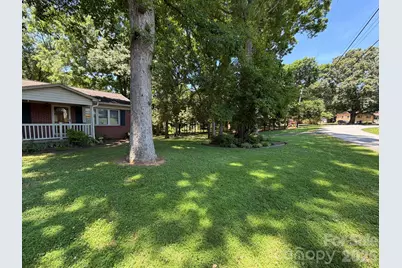 110 1st Street Place SE, Conover, NC 28613 - Photo 4