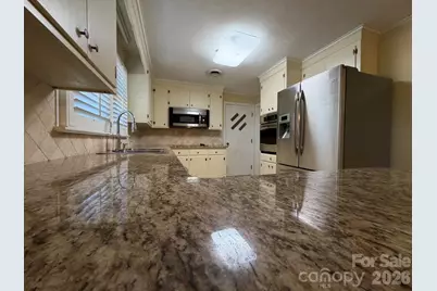 110 1st Street Place SE, Conover, NC 28613 - Photo 12