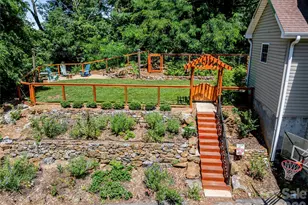 341 Pearson Dr, Asheville, NC 28801 - Photo 40