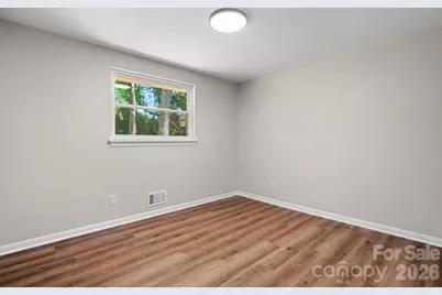 965 23rd Avenue NE, Hickory, NC 28601 - Photo 16