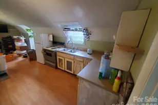 1480 Davis Mountain Rd, Hendersonville, NC 28739 - Photo 10