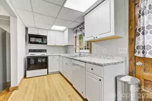 3119 Brevard Rd, Hendersonville, NC 28791 - Photo 20