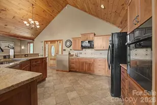 346 Torwood Ln, Whittier, NC 28789 - Photo 16