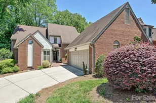 5203 Rustlewood Ln, Charlotte, NC 28226 - Photo 2