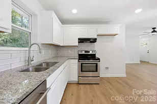 918 Breezewood Dr, Charlotte, NC 28262 - Photo 14