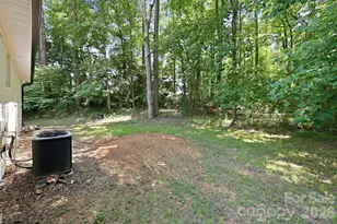 918 Breezewood Dr, Charlotte, NC 28262 - Photo 40