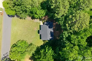 918 Breezewood Dr, Charlotte, NC 28262 - Photo 34