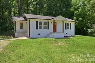 918 Breezewood Dr, Charlotte, NC 28262 - Photo 2
