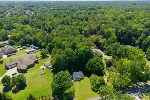 918 Breezewood Dr, Charlotte, NC 28262 - Photo 32