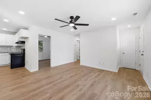 918 Breezewood Dr, Charlotte, NC 28262 - Photo 8