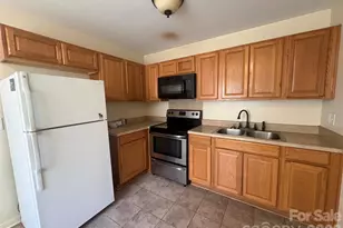 3931 Durham Ln, Charlotte, NC 28269 - Photo 8