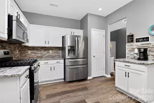 17126 Cambridge Woods Ct, Charlotte, NC 28277 - Photo 10