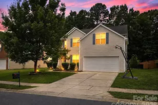 17126 Cambridge Woods Ct, Charlotte, NC 28277 - Photo 4