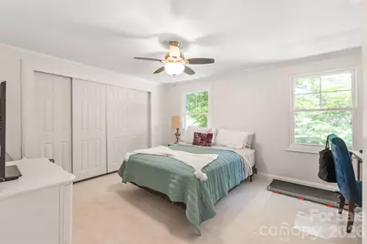 425 Regency Drive, Charlotte, NC 28211 - Photo 28