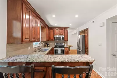 425 Regency Drive, Charlotte, NC 28211 - Photo 14