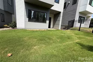 221 Woodsborough Pl, Raleigh, NC 27601 - Photo 34