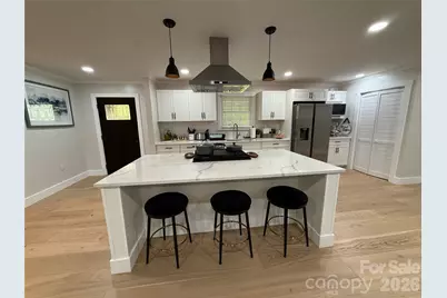 1130 16th Avenue NW, Hickory, NC 28601 - Photo 6
