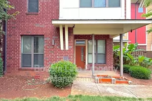904 Warren Burgess Ln, Charlotte, NC 28205 - Photo 2