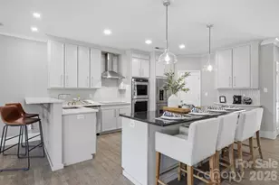 2640 Sadler Rd, Charlotte, NC 28278 - Photo 6