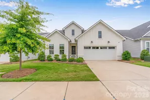 8025 Brookbank Dr, Charlotte, NC 28269 - Photo 1