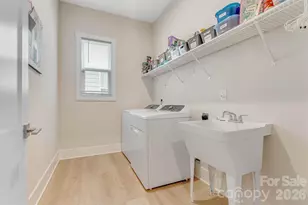 8025 Brookbank Dr, Charlotte, NC 28269 - Photo 30
