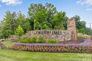 8025 Brookbank Dr, Charlotte, NC 28269 - Photo 36
